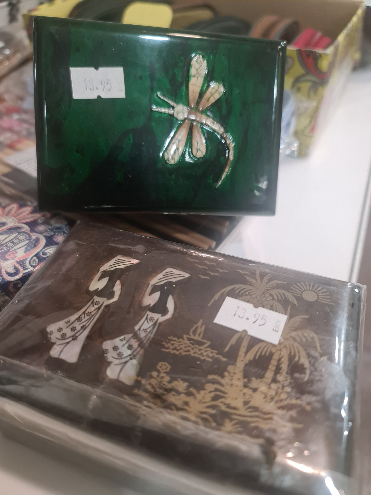 VN lacquered jewelry box sxx
