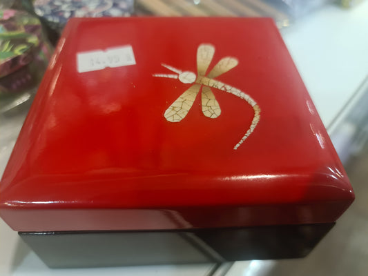 1 VN lacquered jewelry box small