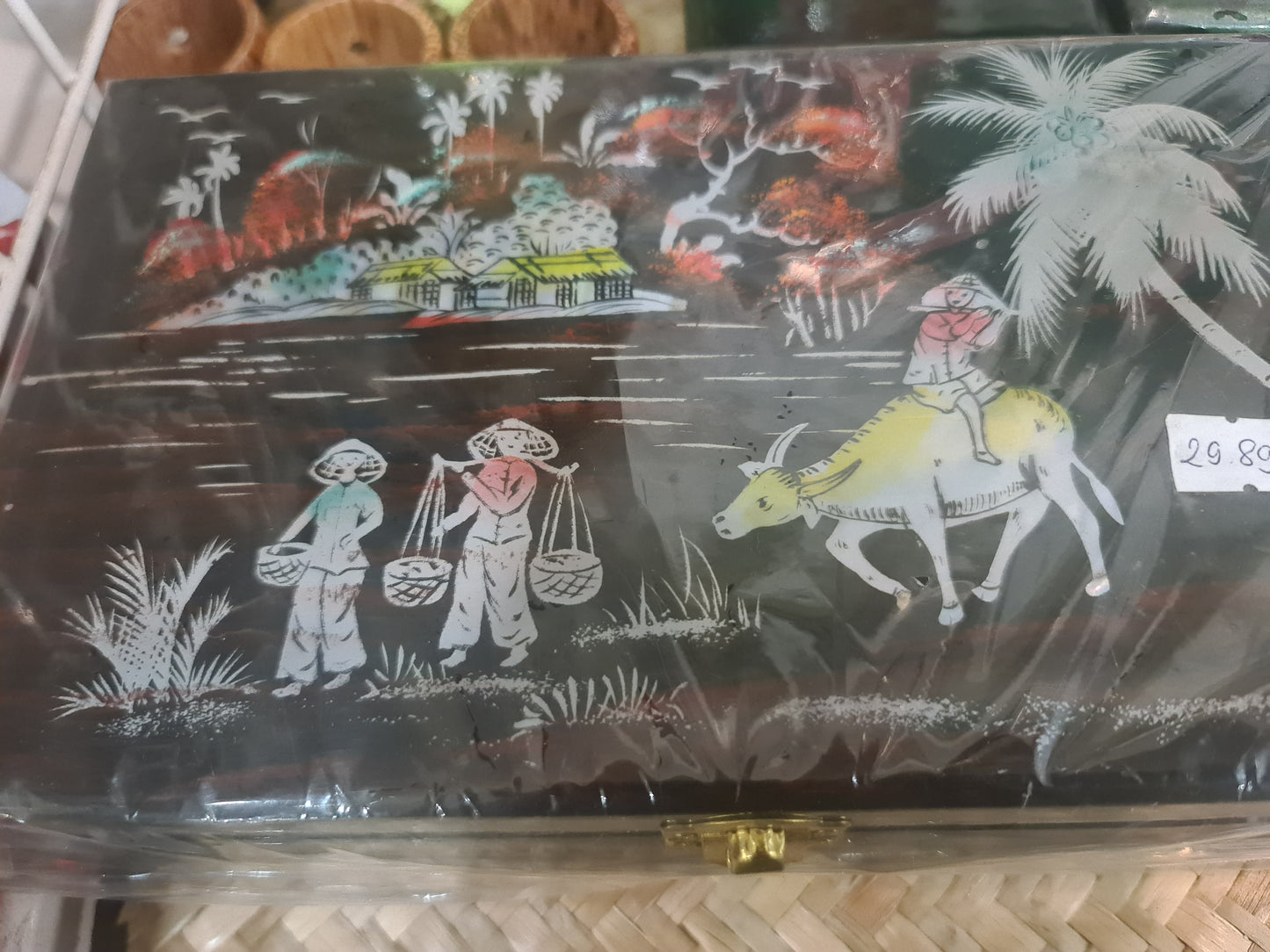 VN Lacquered jewelry box big size