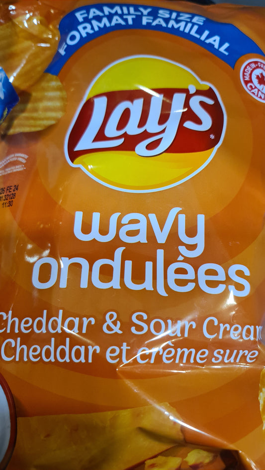Lays wavy Cheddar 220g