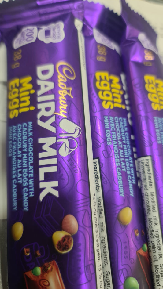 Cadbury Dairy milk mini eggs chocolate bar 38g