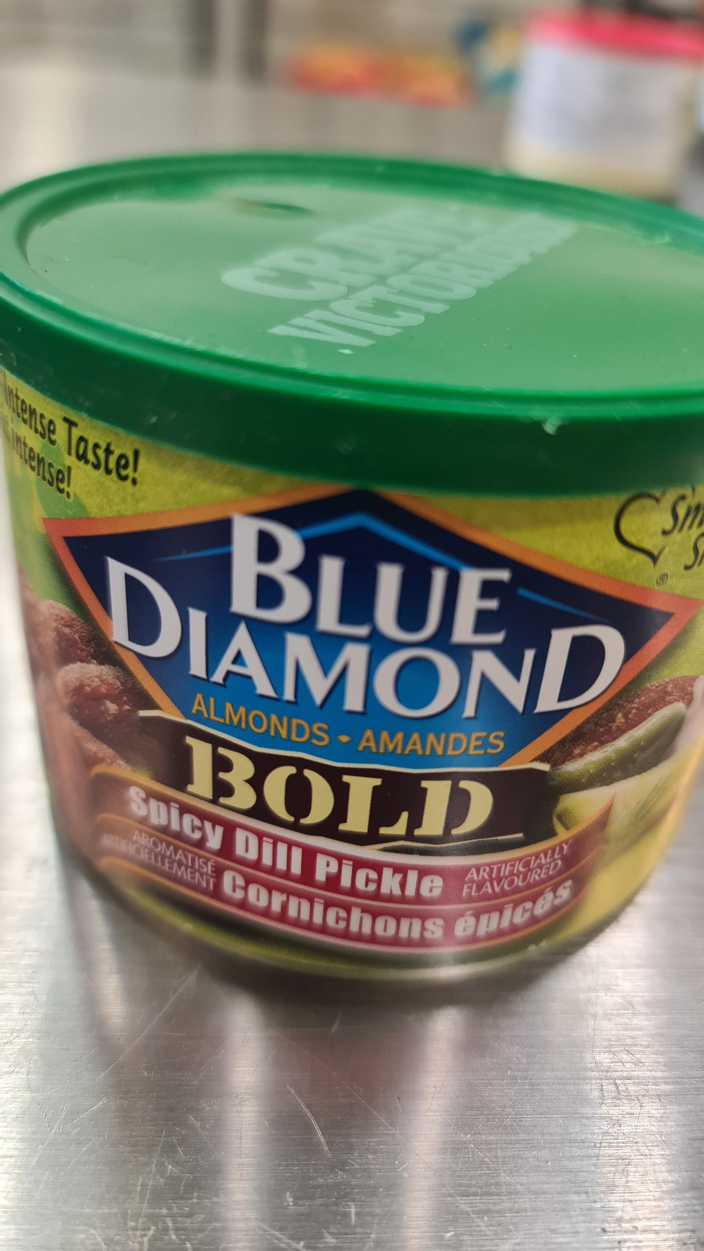 Blue Diamond bold pickle Almonds 170g